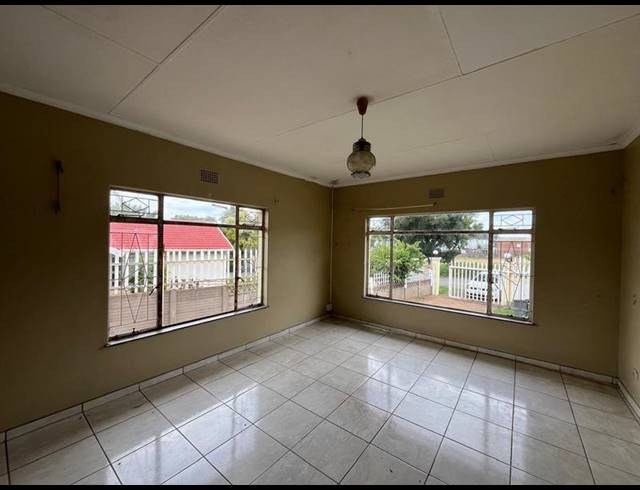 2 BEDROOM PROPERTY TO RENT IN KLOPPERPARK